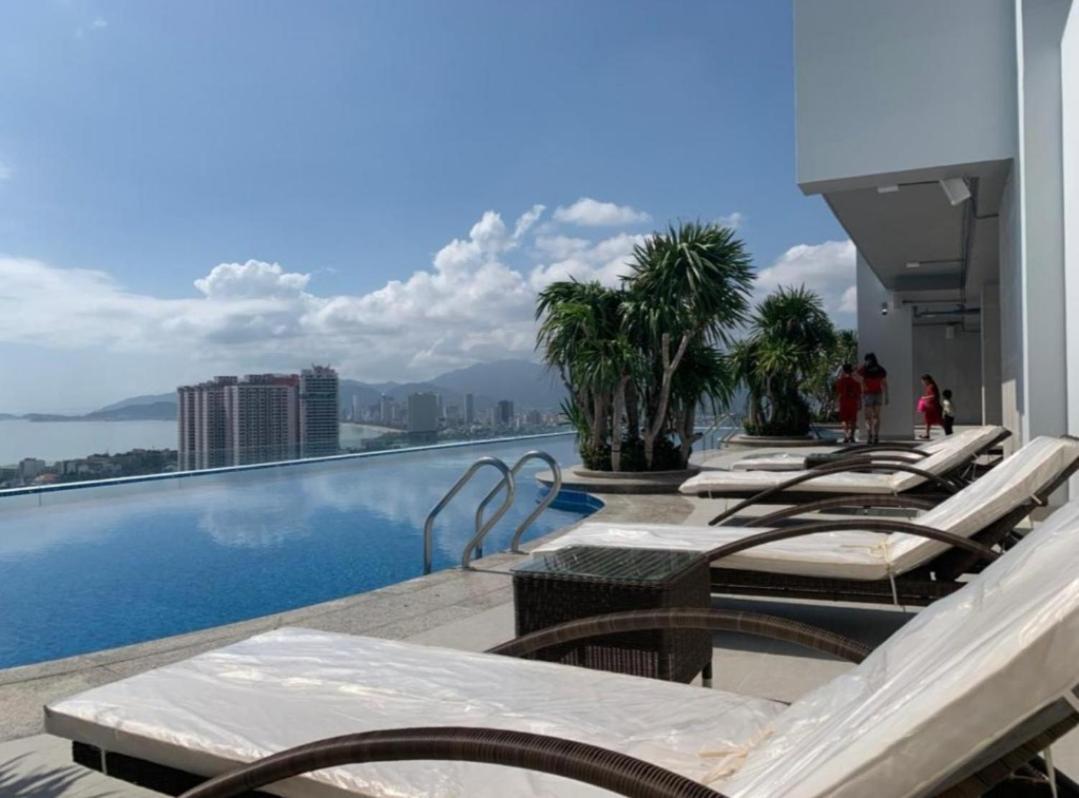 Beachfront Scenia Bay Apartment Nha Trang Esterno foto