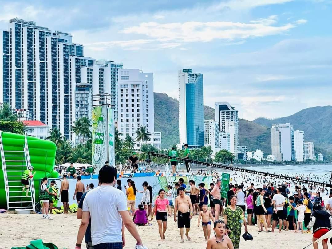 Beachfront Scenia Bay Apartment Nha Trang Esterno foto